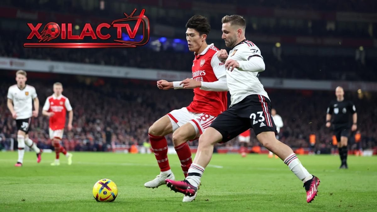 Wing-back là gì? Vai trò của hậu vệ cánh tấn công trong bóng đá hiện đại